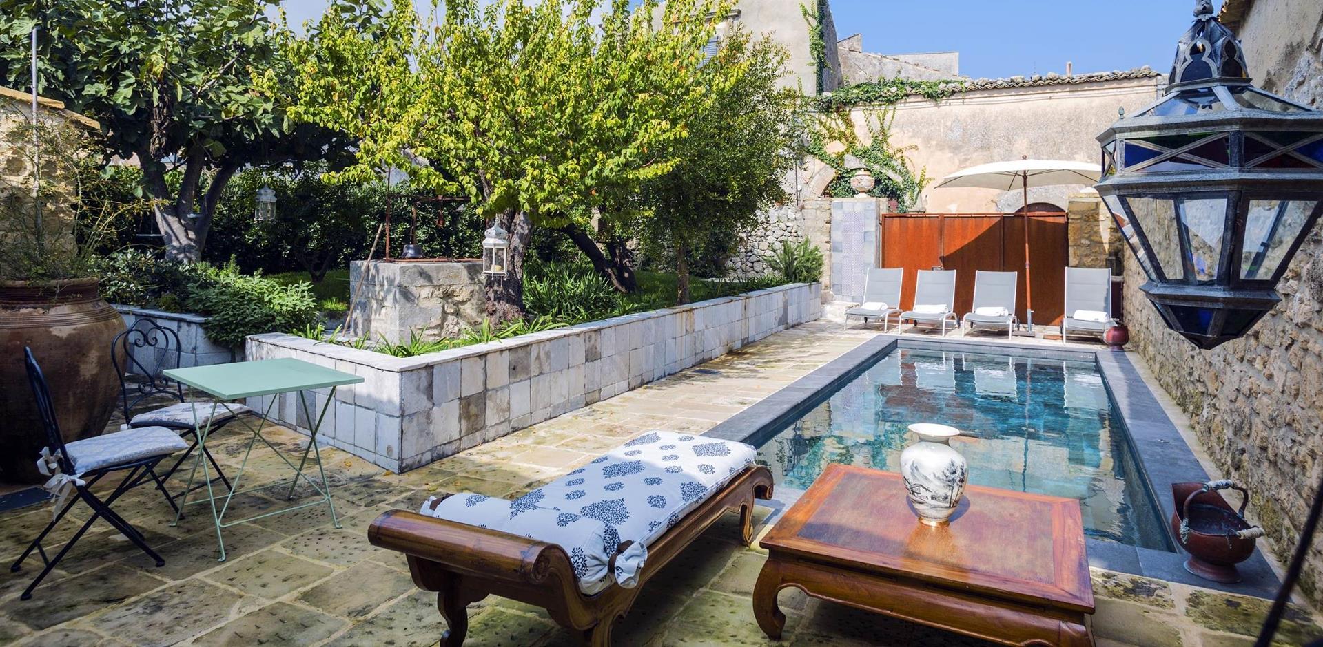Pool Lounge Area, Casa Levante, Sicily