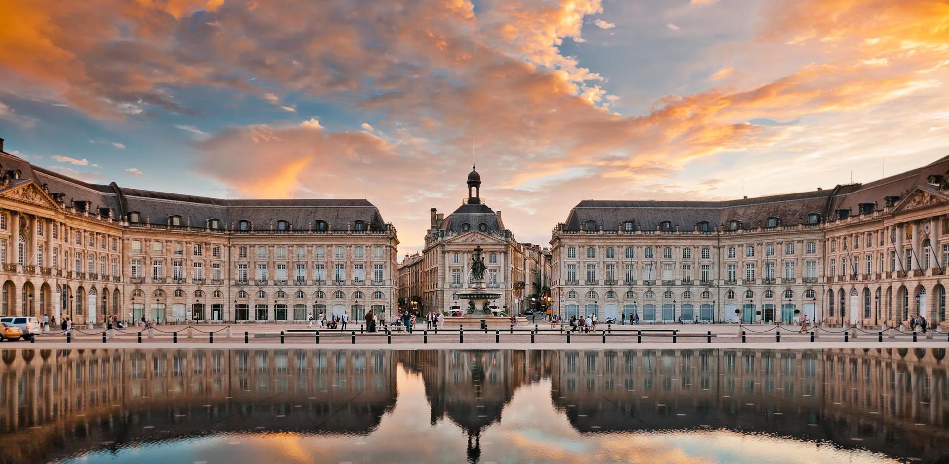 Place de la Bourse in Bordeaux-water mirror