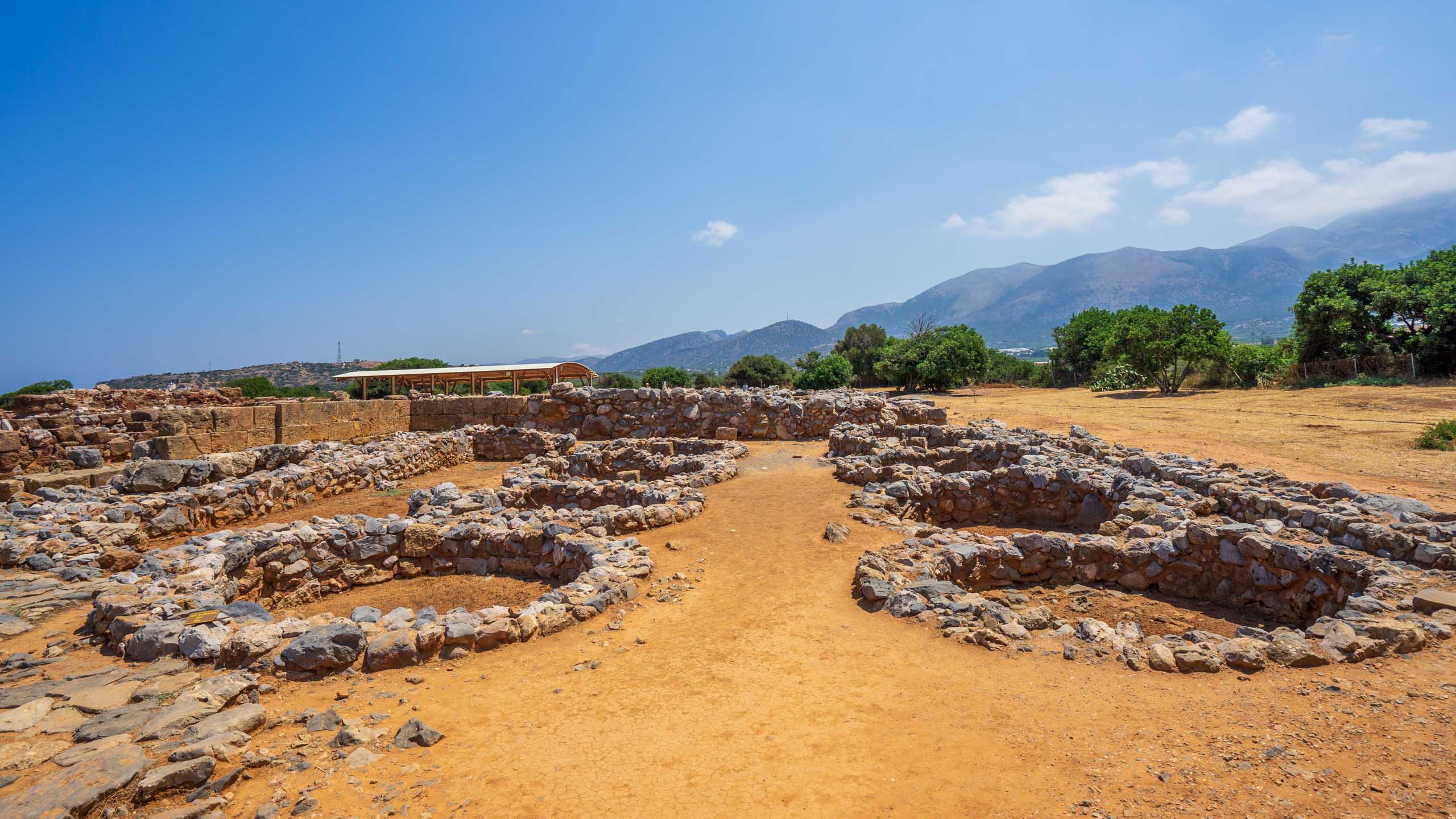 Explore the great Palace of Malia | A&K Villas 