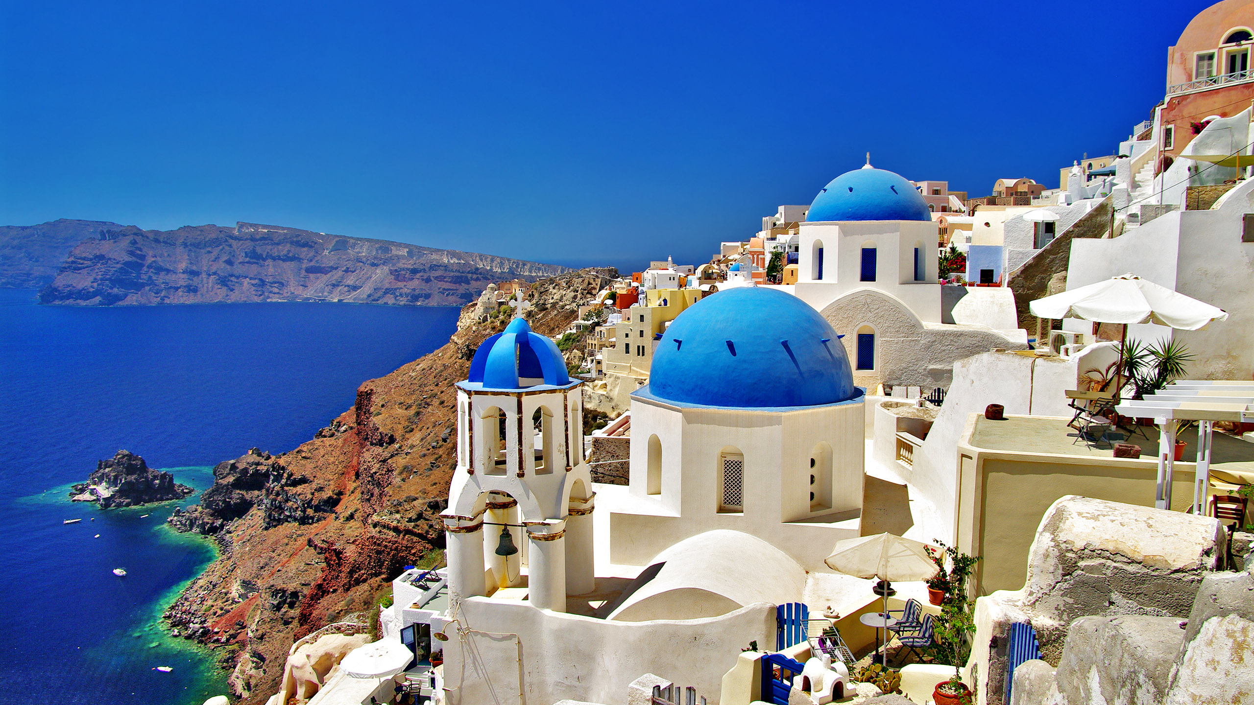 Find luxury villas in Santorini 2022/2023 | Enquire Today | A&K Villas