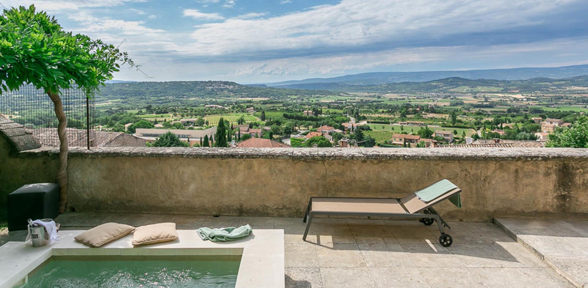 Surrounding view, The Nest, Provence