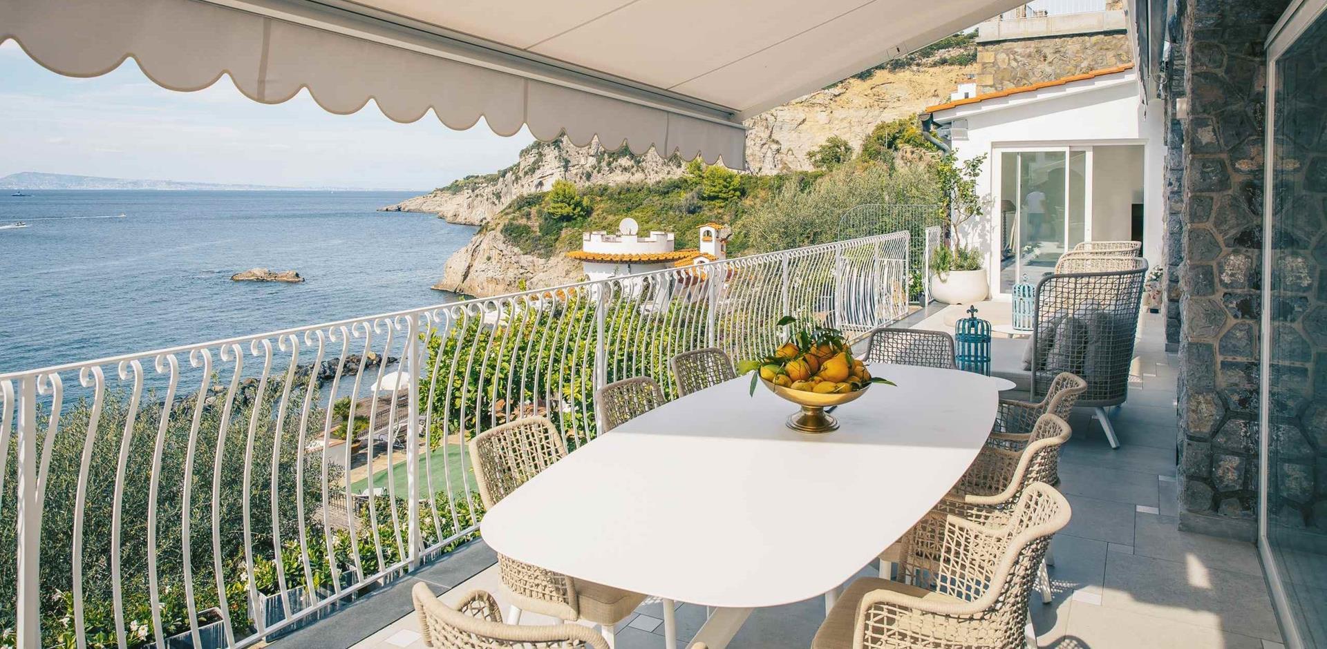 Outdoor dining area, Villa Campanella, Amalfi Coast, Italy, Europe
