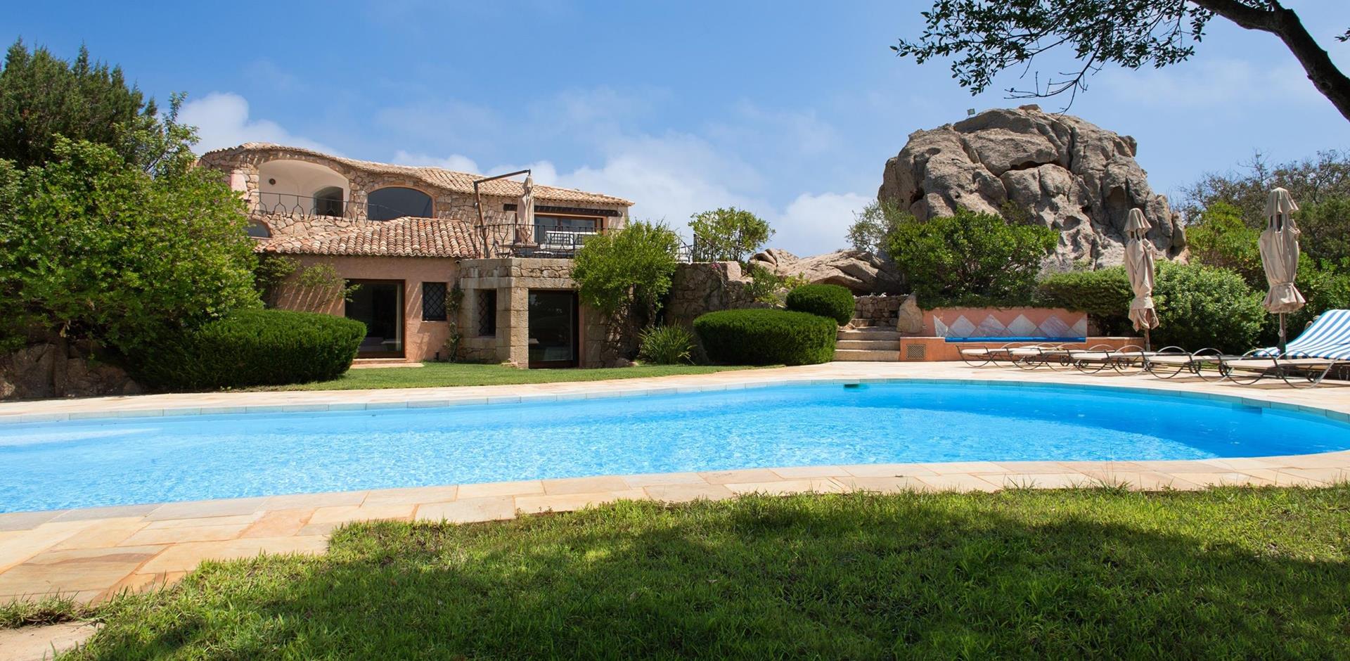 Pool, Villa Capriccioli, Sardinia
