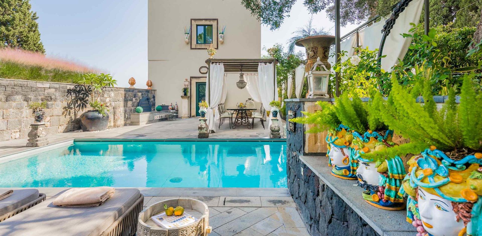 Pool, Palazzo La Palmetta, Sicily, Italy