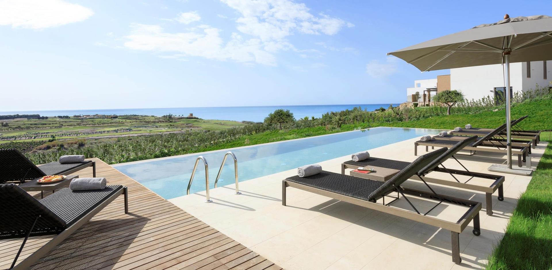 Pool, Topazio, Sicily, Italy