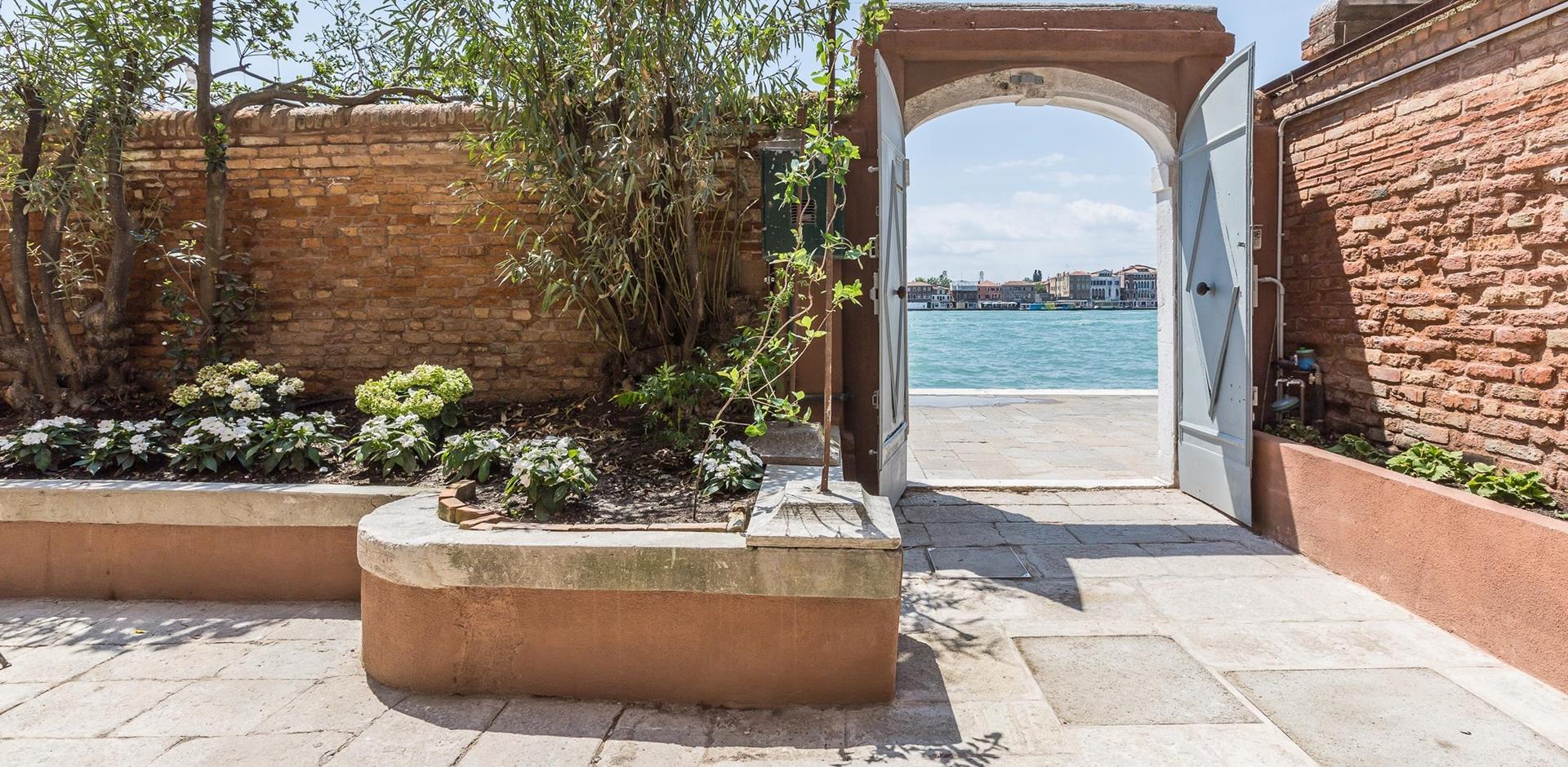 Secret Garden, Venice