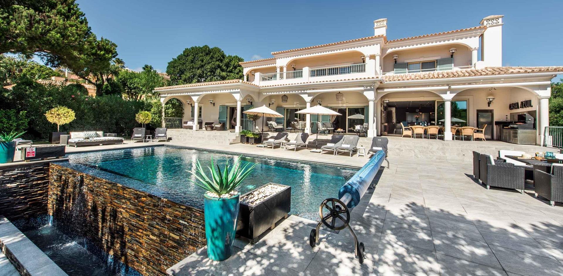 Villa Azul, Portugal
