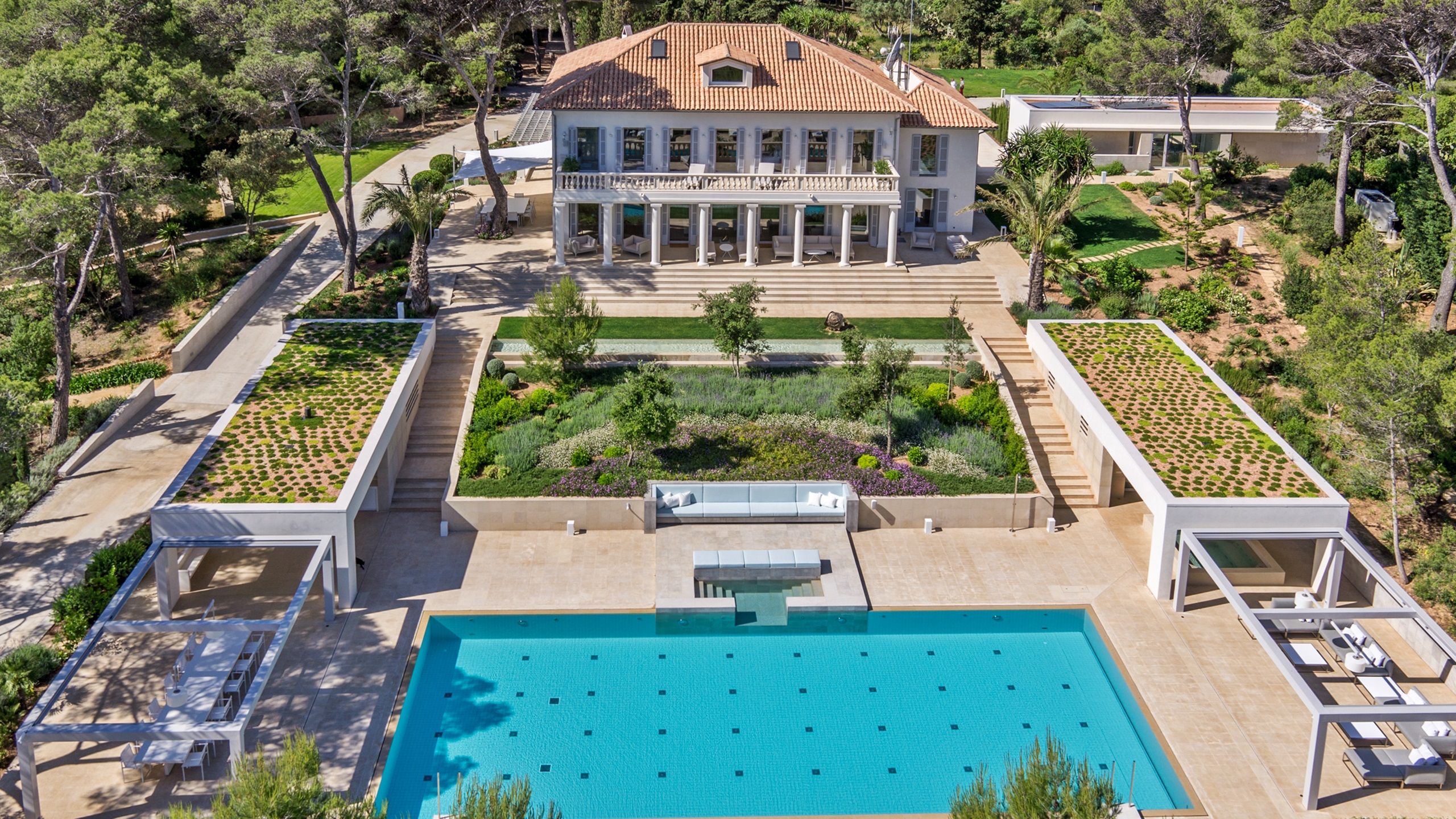 Large villas in Majorca | Luxury Villas | A&K Villas