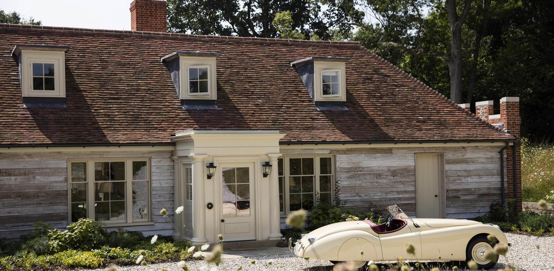 Hound Lodge, UK, A&K